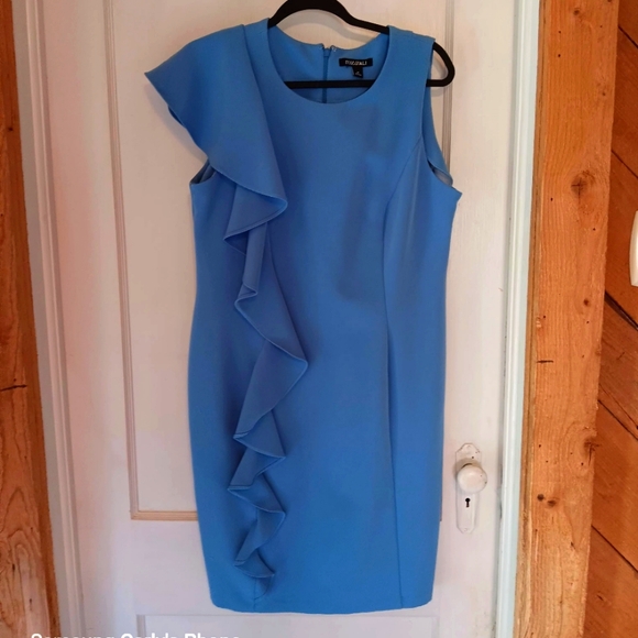 **** SOLD **** Roz&Ali - Picture 1 of 8